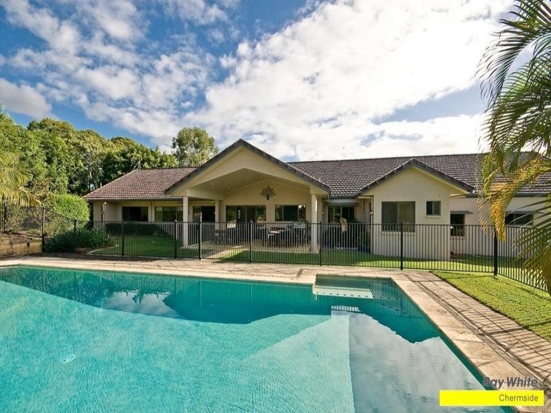 2073 Roghan Road, Bridgeman Downs QLD 4035