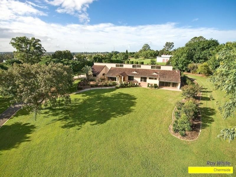 2073 Roghan Road, Bridgeman Downs QLD 4035