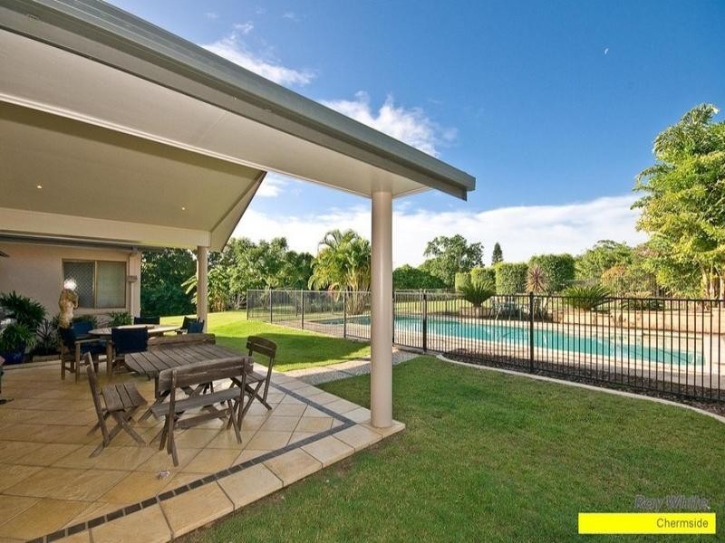 2073 Roghan Road, Bridgeman Downs QLD 4035