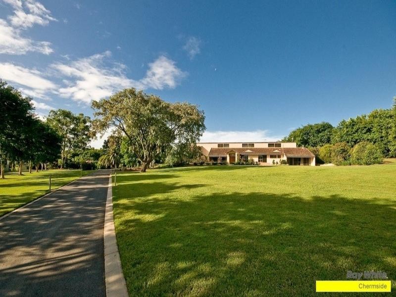 2073 Roghan Road, Bridgeman Downs QLD 4035