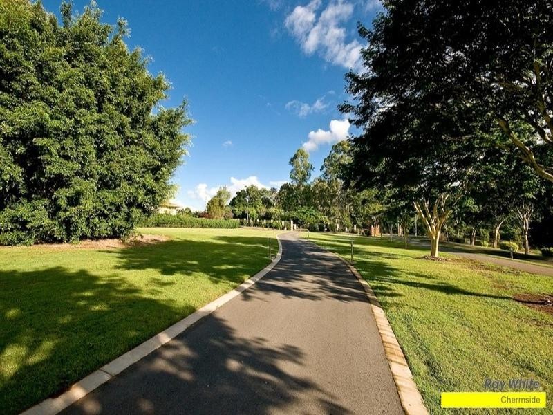 2073 Roghan Road, Bridgeman Downs QLD 4035