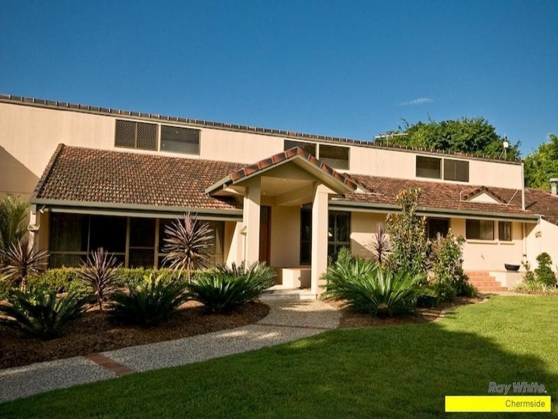 2073 Roghan Road, Bridgeman Downs QLD 4035