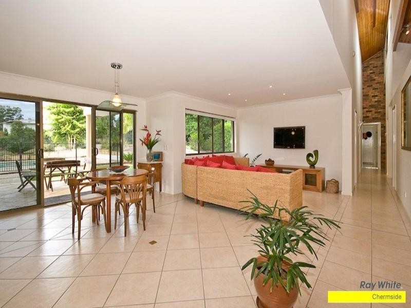 2073 Roghan Road, Bridgeman Downs QLD 4035