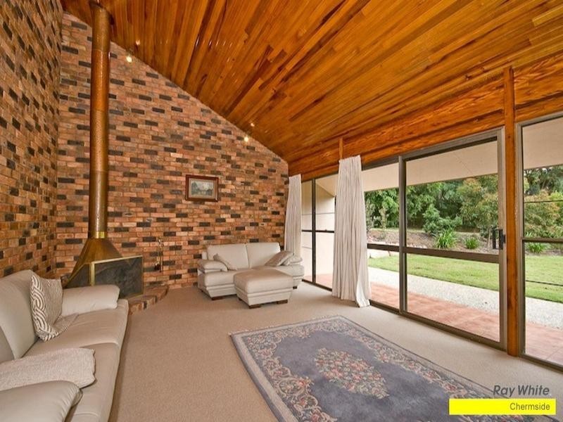 2073 Roghan Road, Bridgeman Downs QLD 4035