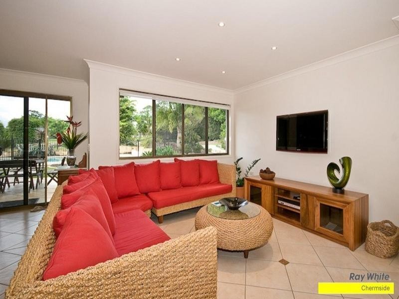 2073 Roghan Road, Bridgeman Downs QLD 4035