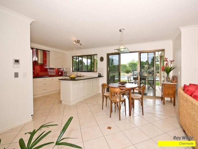 2073 Roghan Road, Bridgeman Downs QLD 4035