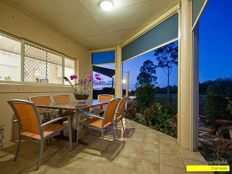 2 Castlehaven Close, Chermside West QLD 4032