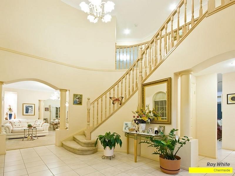 2 Castlehaven Close, Chermside West QLD 4032