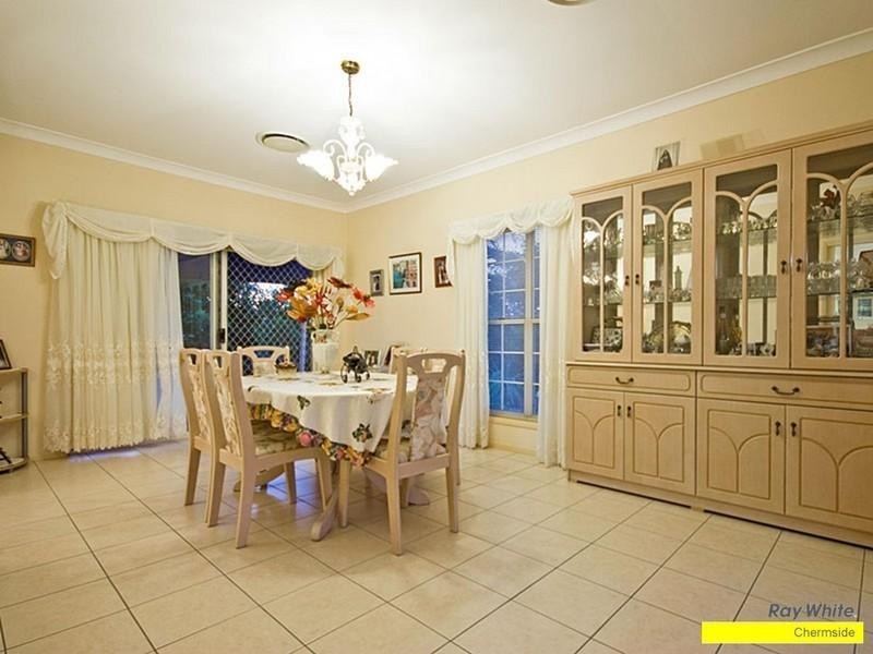 2 Castlehaven Close, Chermside West QLD 4032