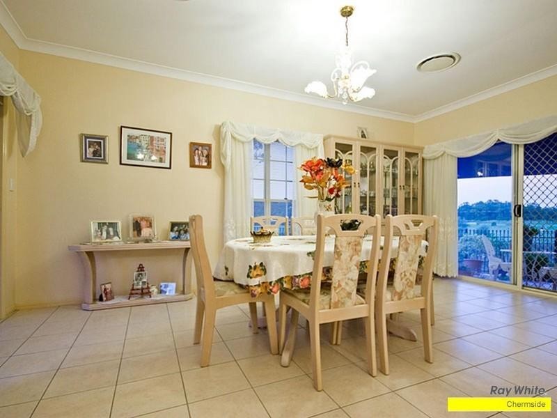 2 Castlehaven Close, Chermside West QLD 4032