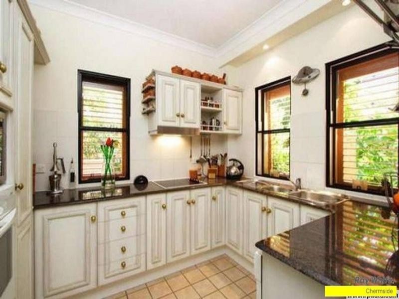 2/146 Windermere Road, Hamilton QLD 4007