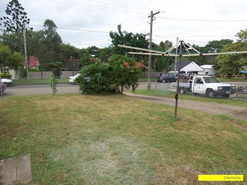 43 Pfingst Road, Wavell Heights QLD 4012