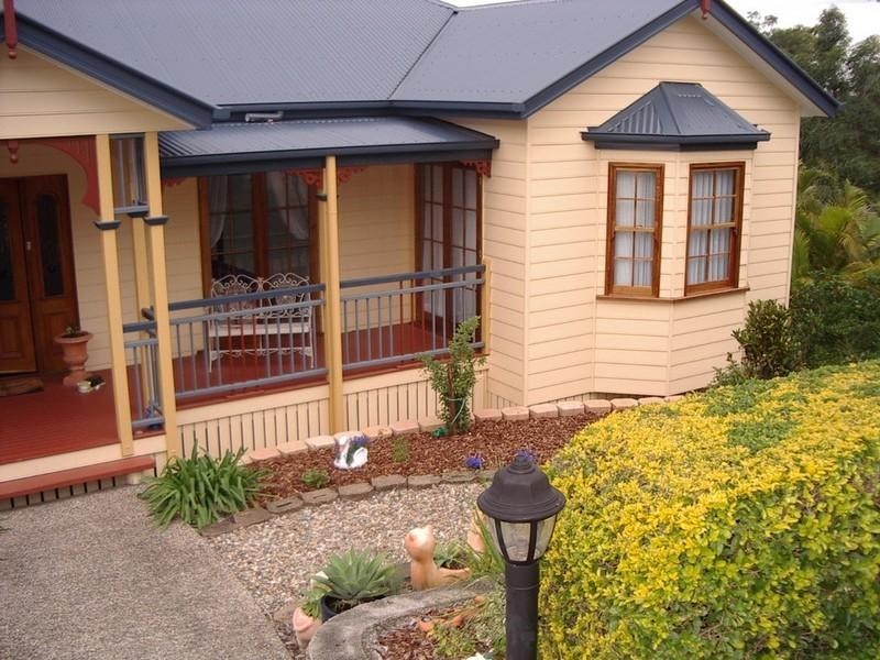 15 Woodgate Street, Ferny Hills QLD 4055