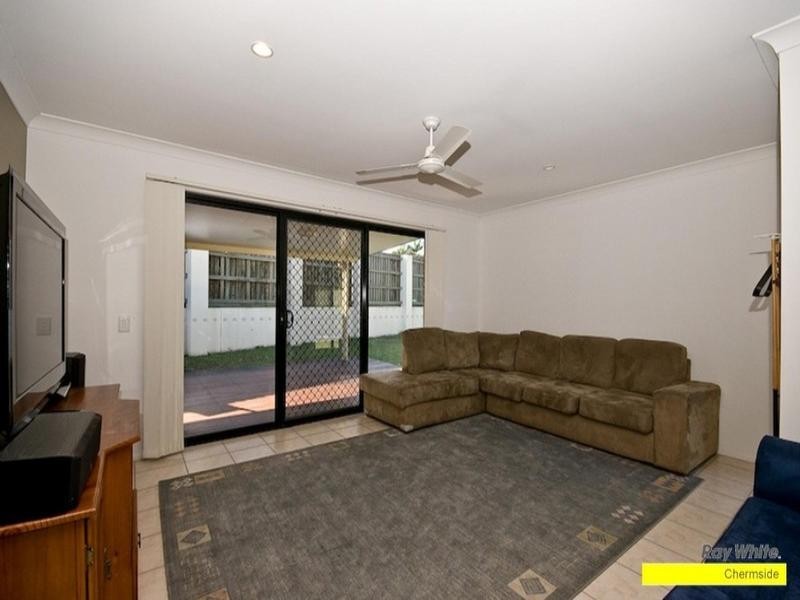33 Diamond Avenue, Kallangur QLD 4503