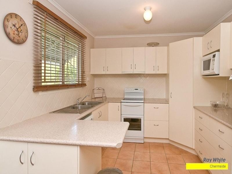 23 Cranbourne Street, Chermside West QLD 4032