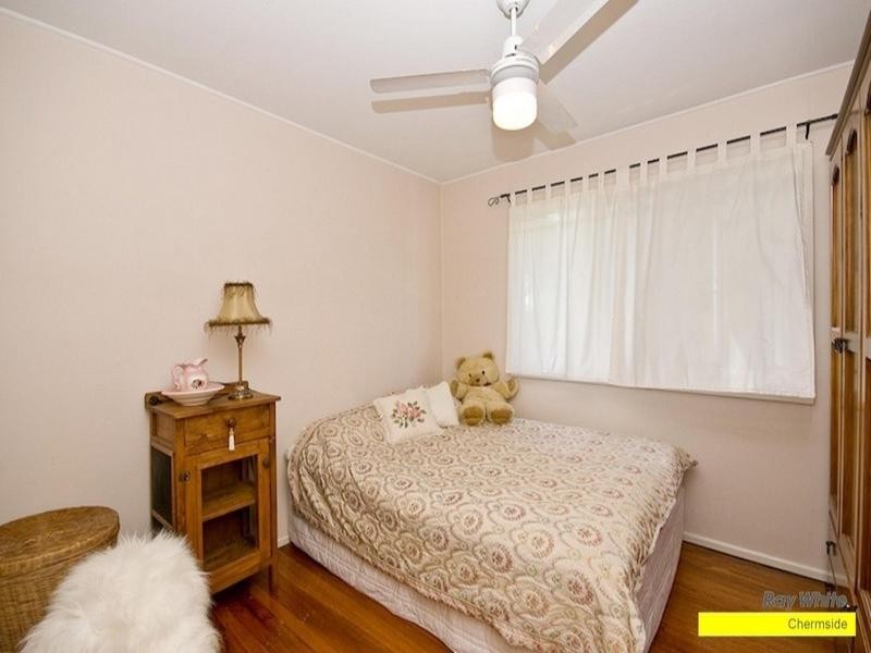 23 Cranbourne Street, Chermside West QLD 4032