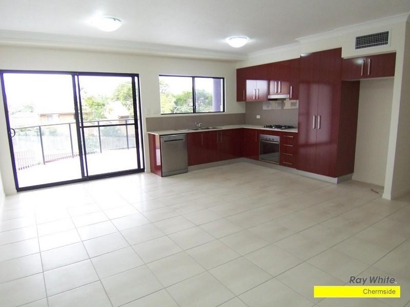 2/20 Rainey Street, Chermside QLD 4032
