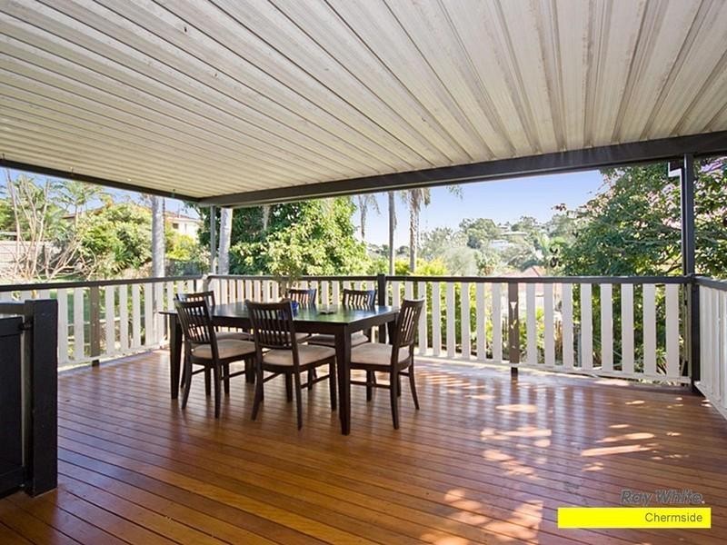 26 Heilbromm Street, Stafford Heights QLD 4053