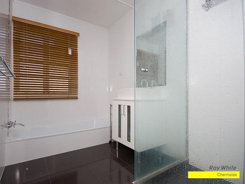 26 Heilbromm Street, Stafford Heights QLD 4053