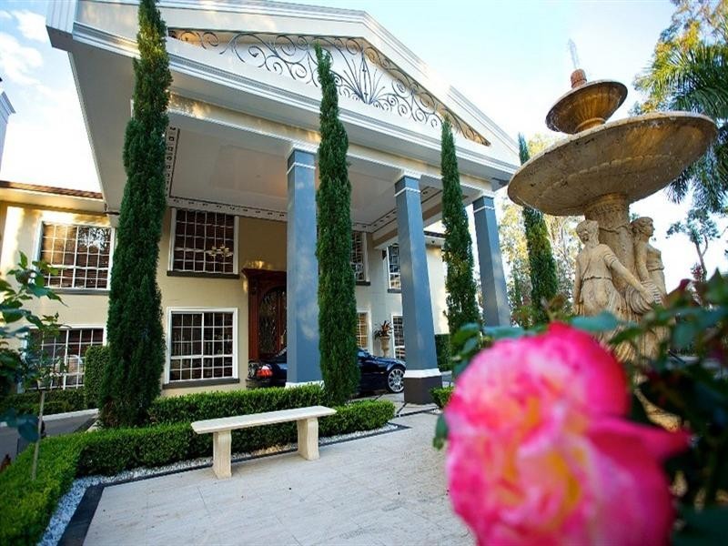 12 Clear Mountain Road, Cashmere QLD 4500