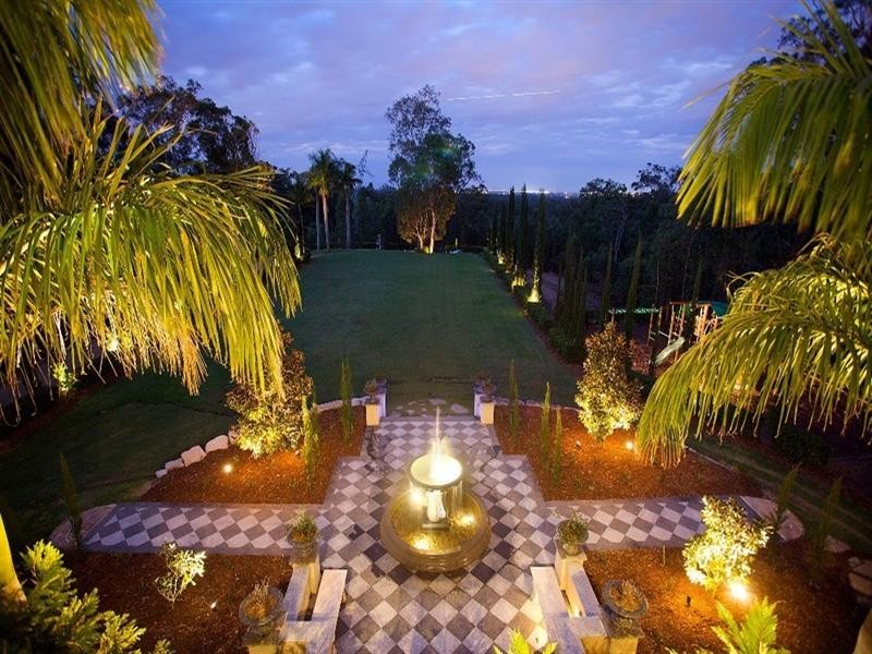 12 Clear Mountain Road, Cashmere QLD 4500