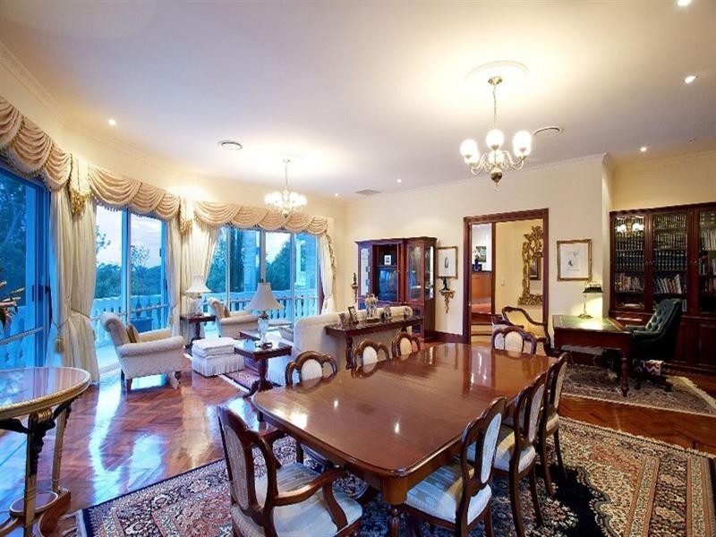 12 Clear Mountain Road, Cashmere QLD 4500