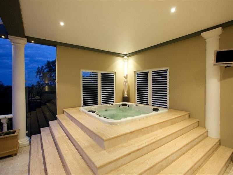 12 Clear Mountain Road, Cashmere QLD 4500