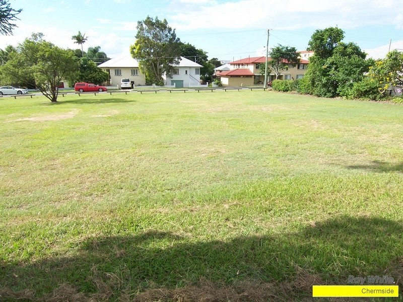2/44 Norman Drive, Chermside QLD 4032
