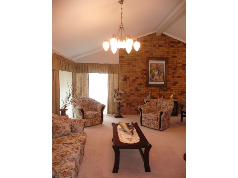 11 Heath Court, Cashmere QLD 4500