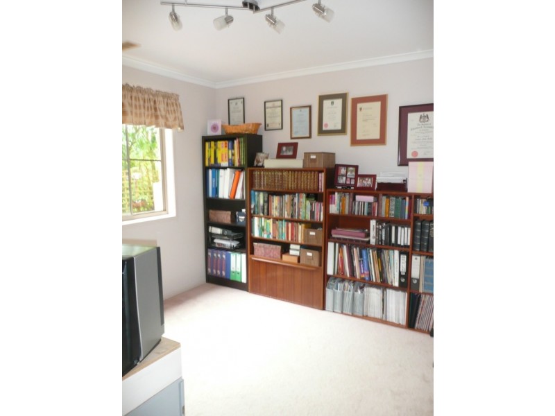 11 Heath Court, Cashmere QLD 4500