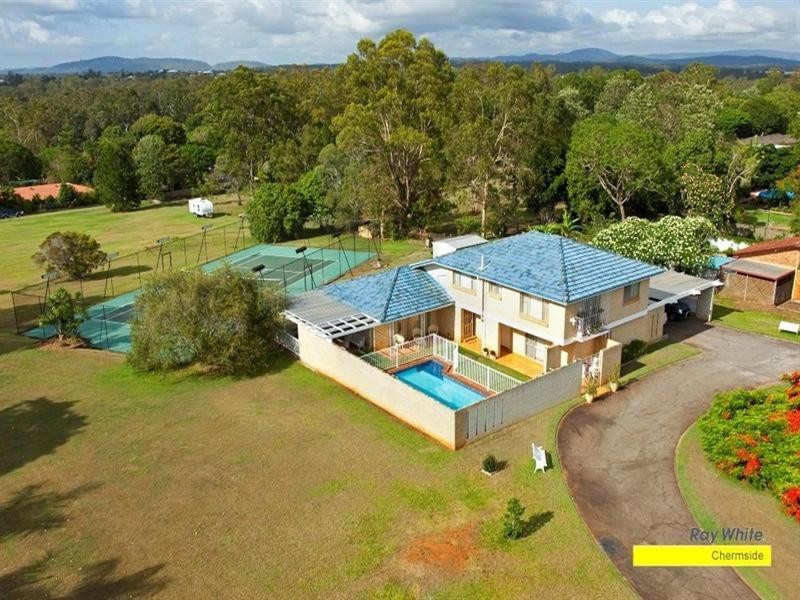 222 Graham Road, Bridgeman Downs QLD 4035