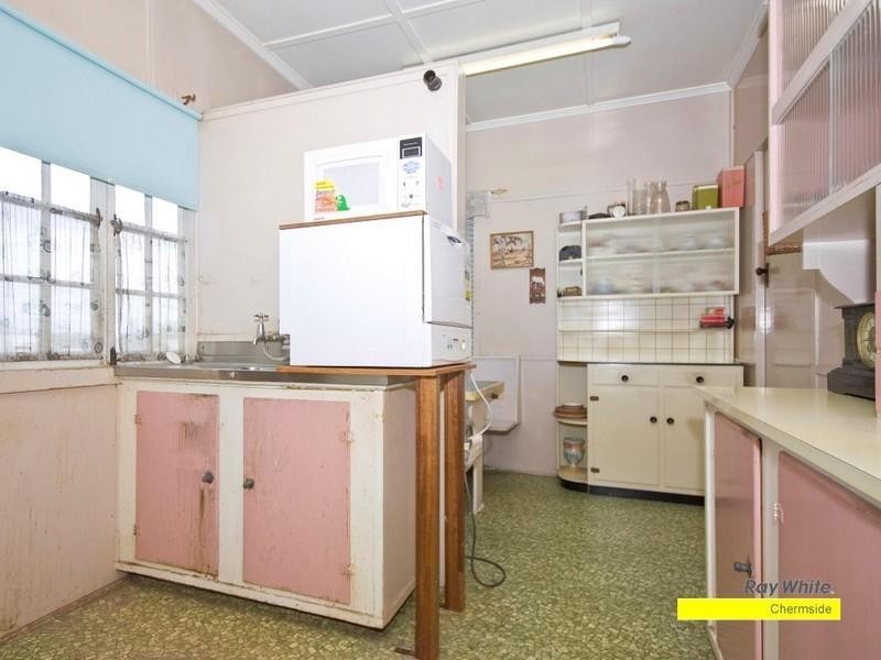 10 Oates Street, Kedron QLD 4031