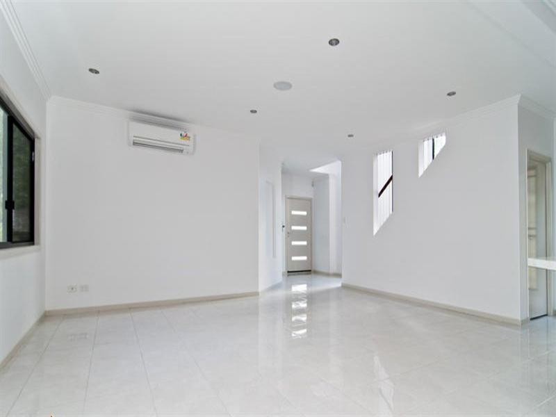 10A Amott Street, Stafford Heights QLD 4053