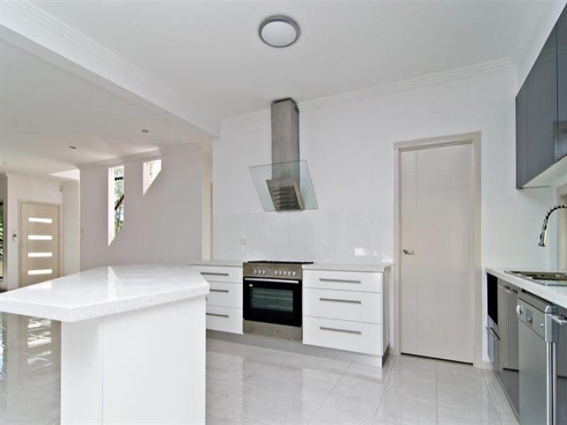 10A Amott Street, Stafford Heights QLD 4053