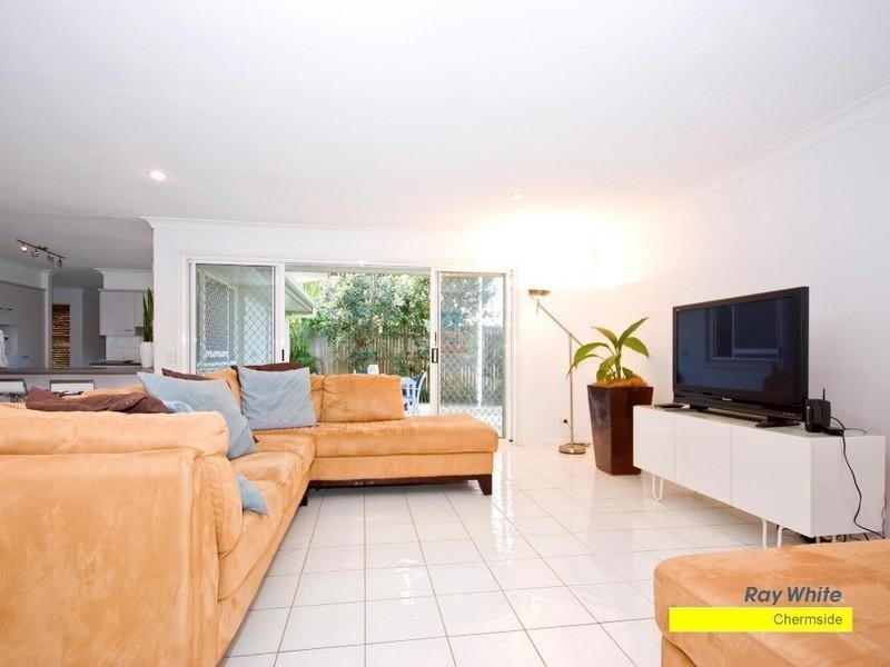 10 Coolabah Crescent, Bridgeman Downs QLD 4035