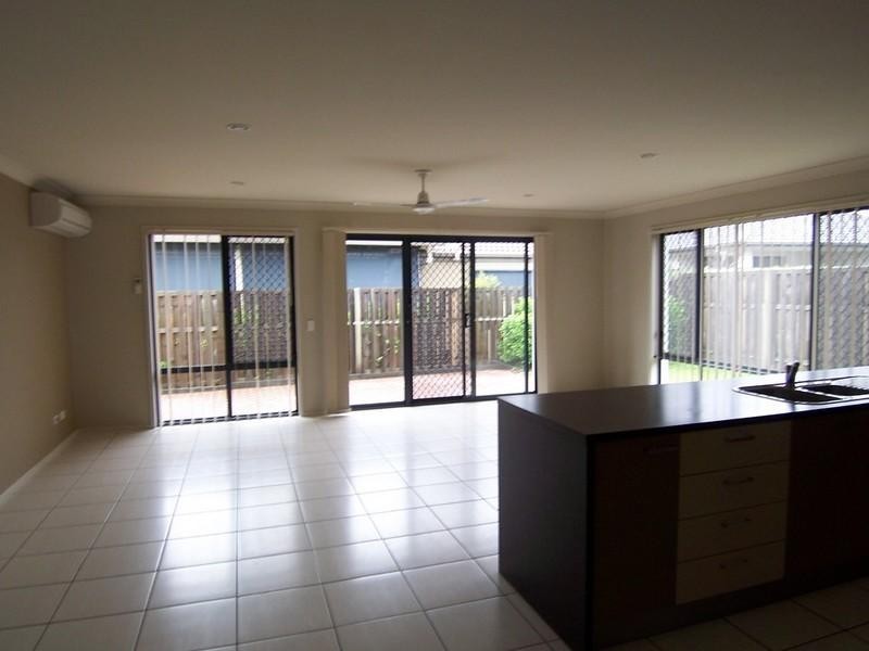 43 Waterlily Circuit, Carseldine QLD 4034