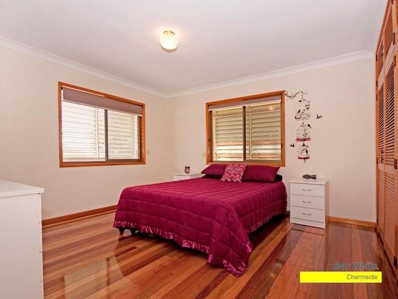 6 Poitier Street, Mcdowall QLD 4053