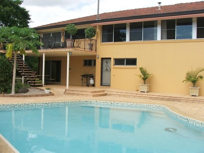 18 Cowie Road, Carseldine QLD 4034