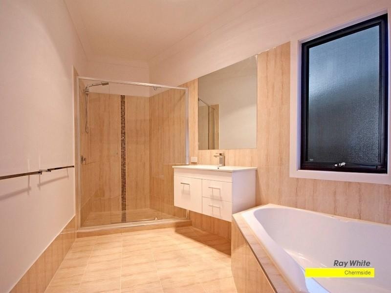 8 Amott Street, Stafford Heights QLD 4053