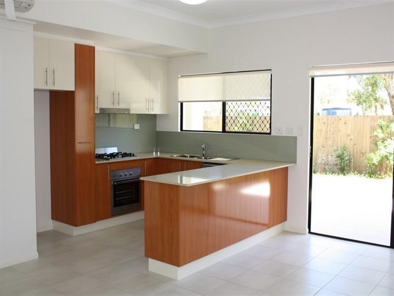 2/12 Seeney Street, Zillmere QLD 4034