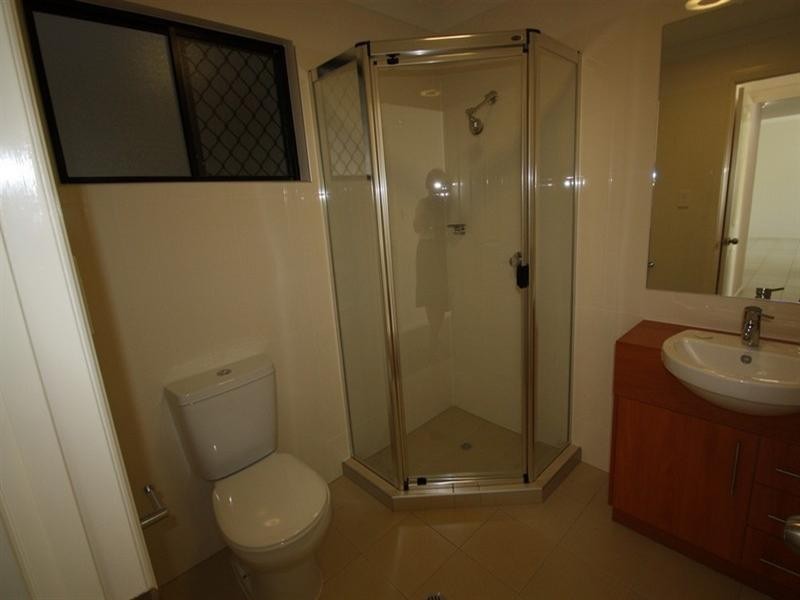 2/12 Seeney Street, Zillmere QLD 4034