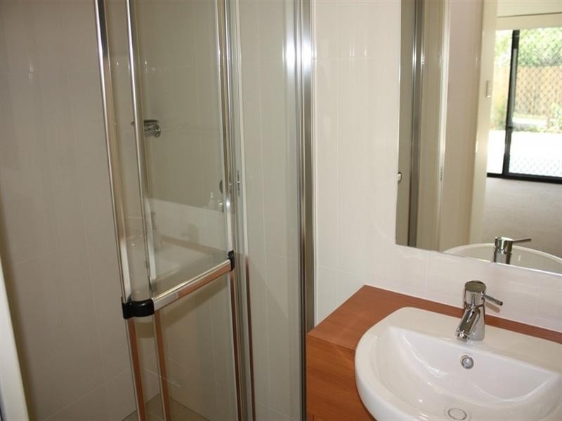 2/12 Seeney Street, Zillmere QLD 4034