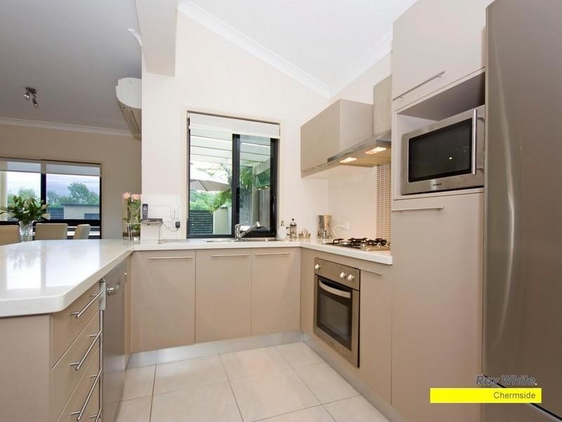 1/9 Curwen Terrace, Chermside QLD 4032