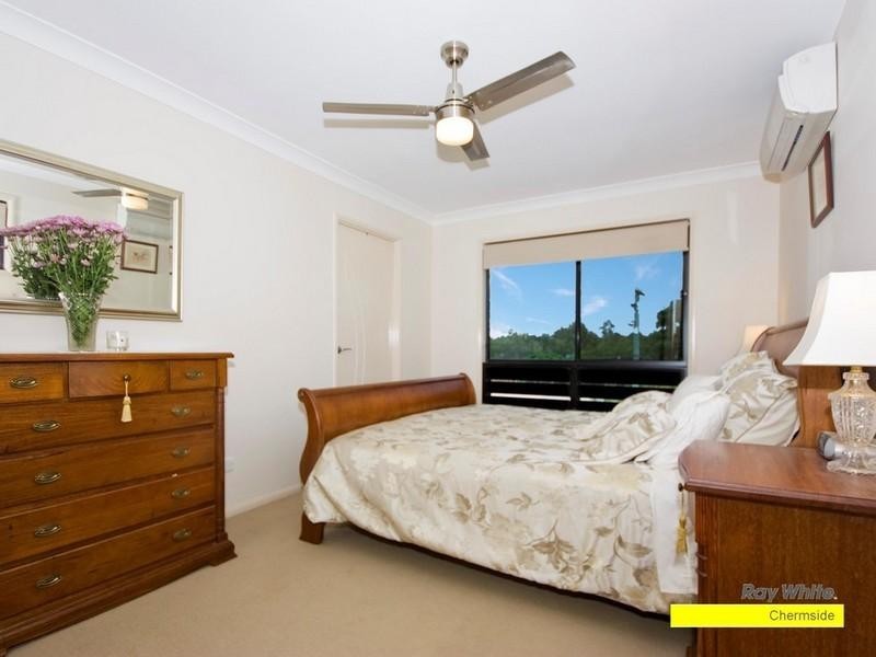 1/9 Curwen Terrace, Chermside QLD 4032