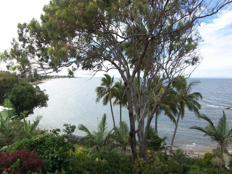 18 Whytecliffe Parade, Woody Point QLD 4019