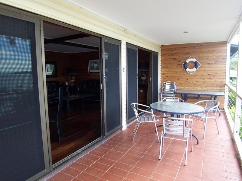 18 Whytecliffe Parade, Woody Point QLD 4019