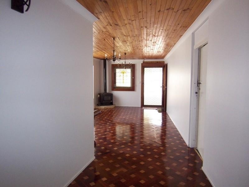 18 Whytecliffe Parade, Woody Point QLD 4019