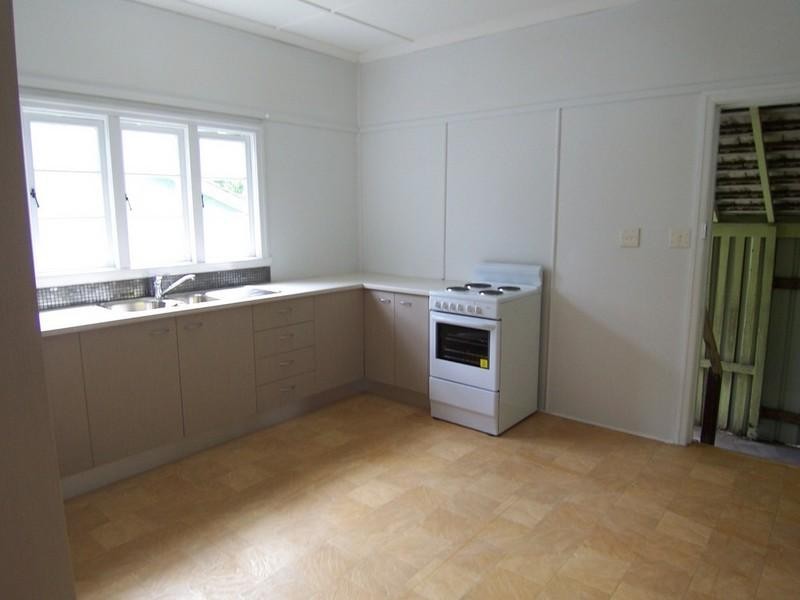 253 Earnshaw Road, Northgate QLD 4013