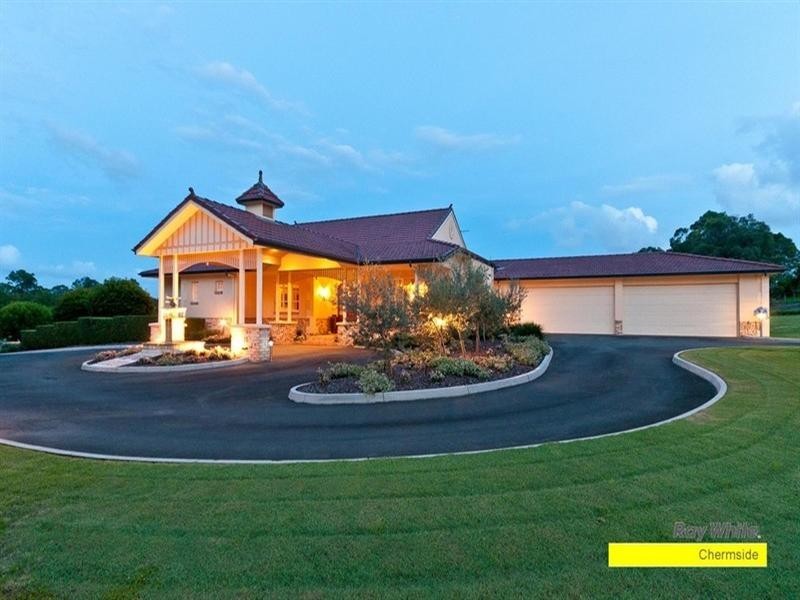 130 Camelot Place, Bridgeman Downs QLD 4035