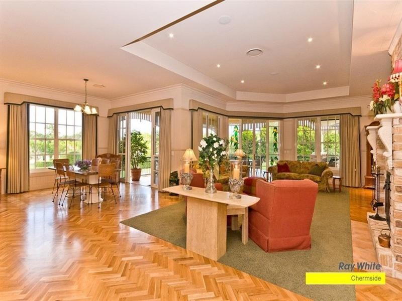 130 Camelot Place, Bridgeman Downs QLD 4035